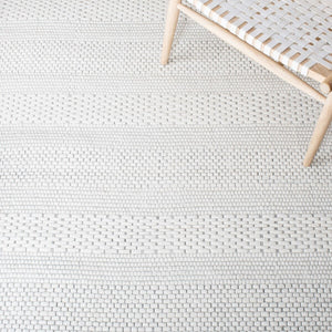 Safavieh Marbella 556 Hand Loomed Contemporary Rug Ivory MRB556A-9