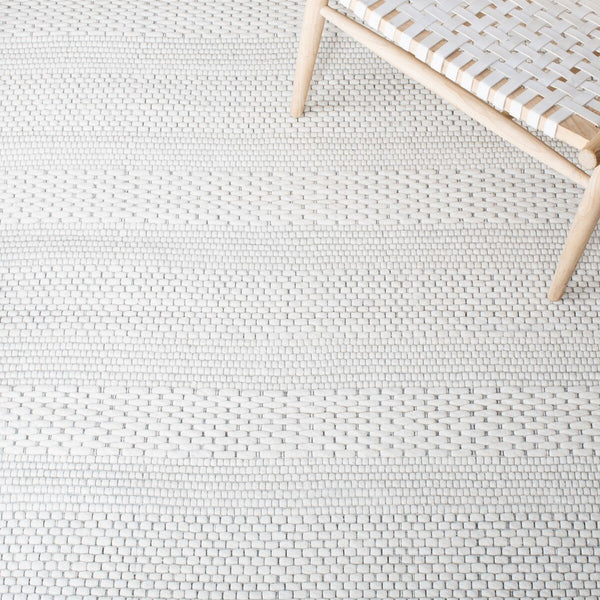 Safavieh Marbella 556 Hand Loomed Contemporary Rug Ivory MRB556A-9