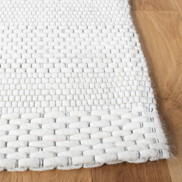 Safavieh Marbella 556 Hand Loomed Contemporary Rug Ivory MRB556A-9