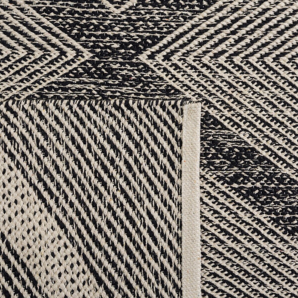 Safavieh Montauk 821 Hand Woven  Rug Black 2'-3" x 21'-0"