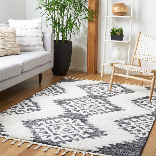 Safavieh Moroccan Tassel Shag 652 Power Loomed Shag & Flokati Rug Dark Grey / Ivory 3' x 3' Square