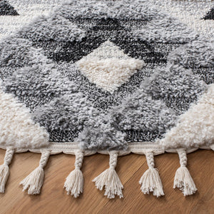 Safavieh Moroccan Tassel Shag 688 Power Loomed Polypropylene Pile Rug Ivory / Grey MTS688F-2