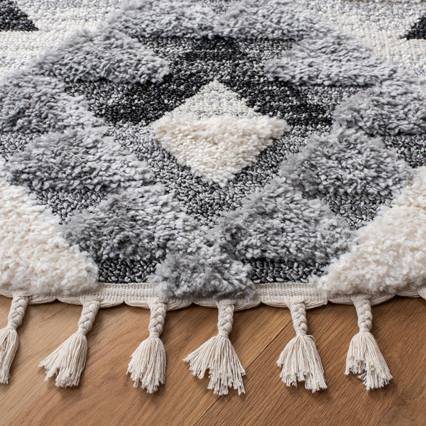 Safavieh Moroccan Tassel Shag 688 Power Loomed Polypropylene Pile Rug Ivory / Grey MTS688F-2