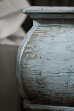 Hooker Furniture Beaumont Skylark Blue Bombe Bachelors Chest With Usb Outlet, Nightlight, Distressed Elm Veneer Design 5751-90017-40