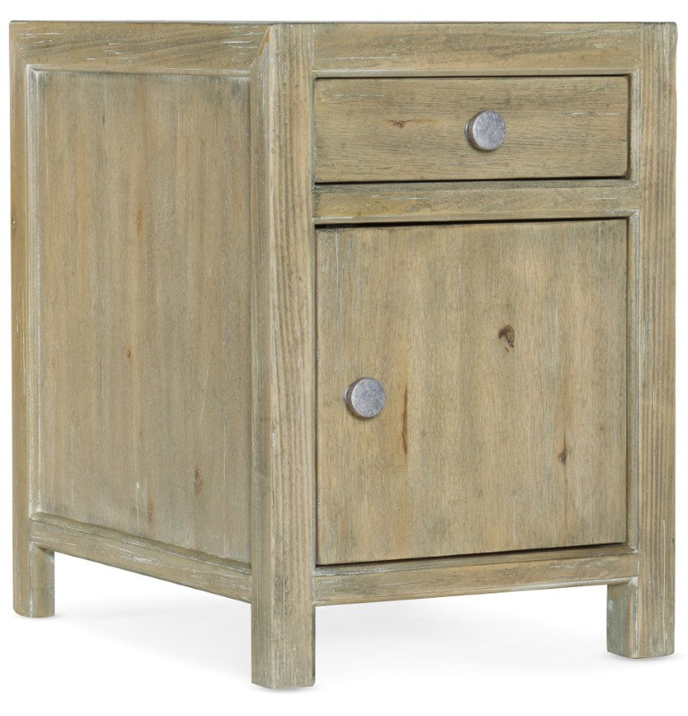 Hooker Furniture Surfrider Driftwood Chairside Chest With Soft-Close Door & Drawer, Weathered Coastal Accent Table 6015-50006-80