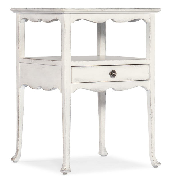 Hooker Furniture Charleston Coastal-Inspired One-Drawer Accent Table With Scalloped Trim, Self-Closing Drawer, Shelf Whites/Creams/Beiges 6750-50005-05