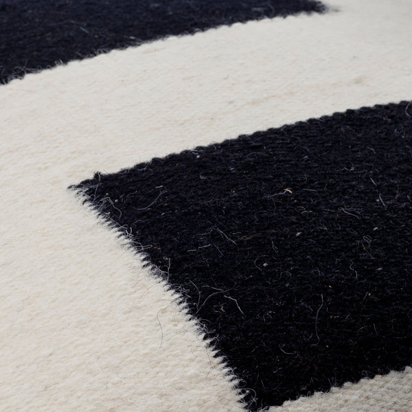 Surya Osmund 18"X18" Luxurious Accent Pillow - Cozy Wool-cotton Blend For Elegant Living Room Decor Black Wool,Cotton,Cotton Osm001-2020p