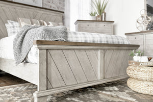 English Elm Steve Silver - Bear Creek - Queen Bed - Whitewashed Gray