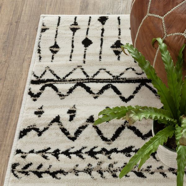 Oriental Weavers Georgia Indoor Area Rug - Elegant Power Loomed Design In Chic Black And White For Modern Farmhouse Style Ivory,Black Polypropylene G8826e055230st