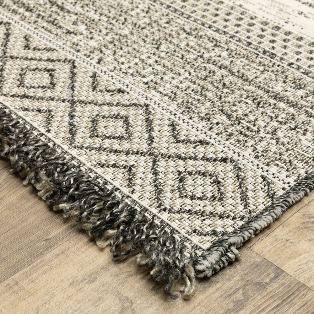 Oriental Weavers Gillian Indoor/Outdoor Area Rug - Global-inspired Design With Textured Patterns For Every Space Beige,Black Polypropylene G1622e200280st