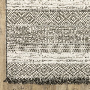 Oriental Weavers Gillian Indoor/Outdoor Area Rug - Global-inspired Design With Textured Patterns For Every Space Beige,Black Polypropylene G1622e055230st