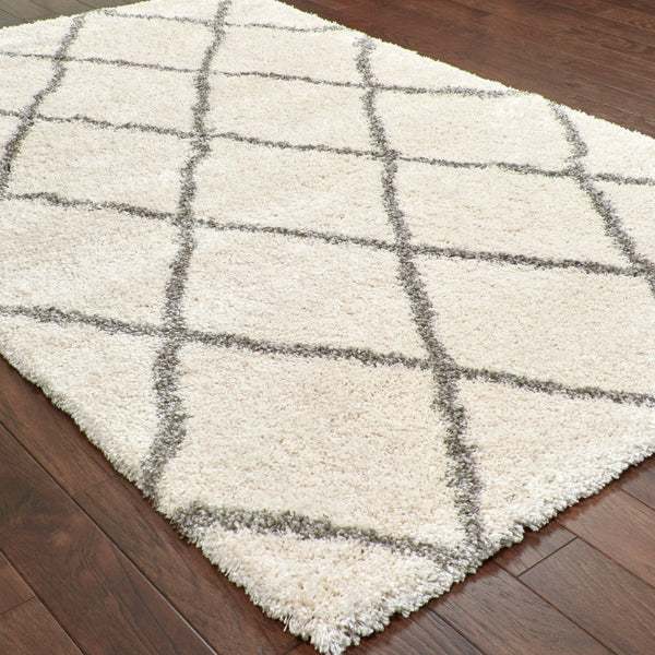 Oriental Weavers Henderson Shag Area Rug In Cool Charcoal And Ivory With Soft Geometric Motifs For Luxurious Appeal Ivory,Grey Polypropylene H090w9057100st