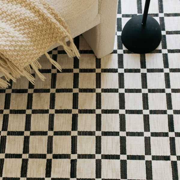 Oriental Weavers Hunter Low-Profile Beige & Black Checkerboard Rug 3'3"X5" - Machine-Woven Polyester, Modern Texture HHNT08100152ST