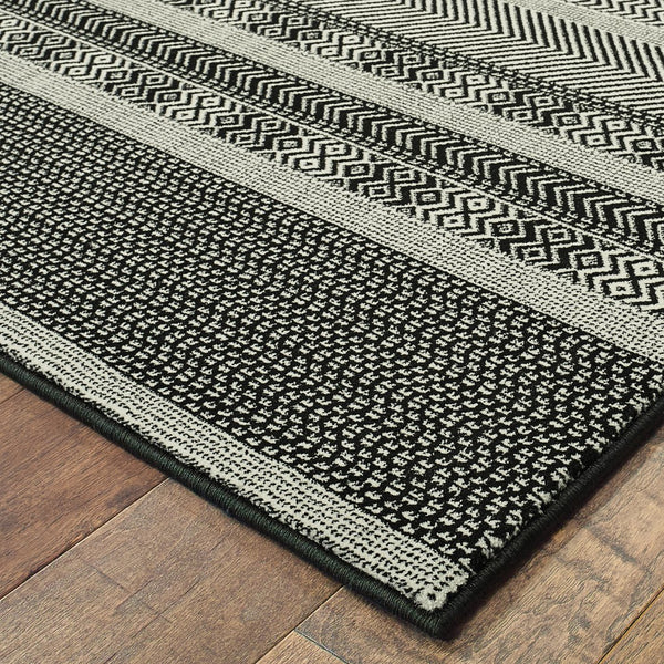Oriental Weavers Luna Indoor Area Rug – Luxurious Comfort With Modern Geometric Patterns In Bold High Contrast Colors Black,Ivory Polypropylene L1802k067230st