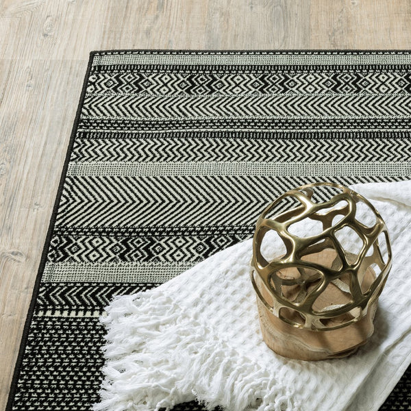 Oriental Weavers Luna Indoor Area Rug – Luxurious Comfort With Modern Geometric Patterns In Bold High Contrast Colors Black,Ivory Polypropylene L1802k067230st