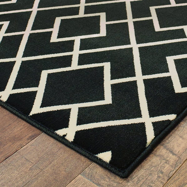 Oriental Weavers Luna Luxurious High Contrast Indoor Area Rug With Modern Geometric Patterns For Elegant Spaces Black,Ivory Polypropylene L8123b117165st