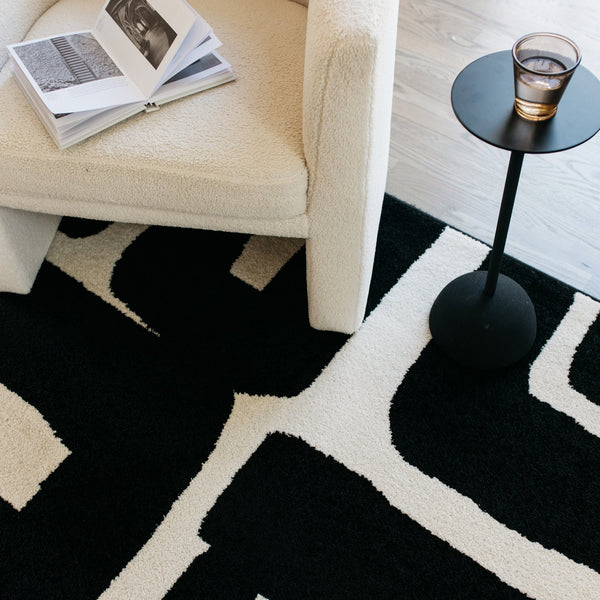 Oriental Weavers Quinn Modern Black & Ivory Geometric Area Rug 7'10" X 10' — Machine-Woven Polypropylene, Durable Elegance QQUI08240305ST