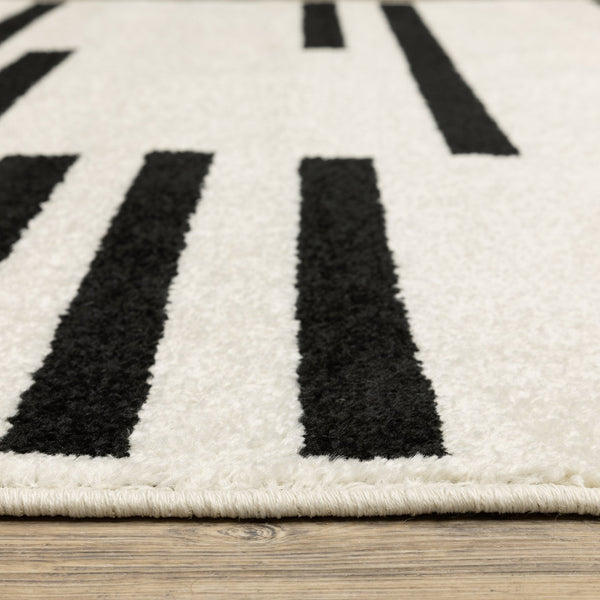 Oriental Weavers Quinn Modern Beige & Black Area Rug With Asymmetrical Linear Design, Durable Low-Maintenance Frieze (5'3" X 7'8") 83.86'' L x 62.99'' W QQUI10160213ST