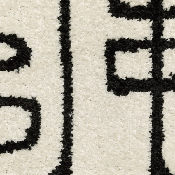 Oriental Weavers Quinn Modern Maze Beige Area Rug With Black Loop Pattern, Durable Polypropylene Frieze For Living Rooms 83.86'' L x 62.99'' W QQUI11160213ST