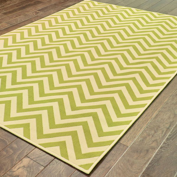 Oriental Weavers Riviera Indoor/Outdoor Area Rug - Durable, Stylish Geometric Design Perfect For Any Space Or Patio Green,Ivory Polypropylene R4593k259396st