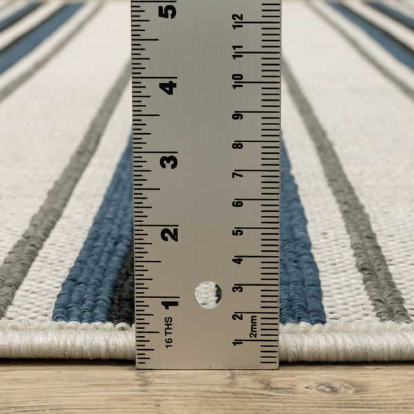 Oriental Weavers Torrey Indoor/Outdoor Area Rug – Stylish Tactile Textures In Durable, Easy-care Polypropylene Design Light Grey,Blue Polypropylene T5571y200280st