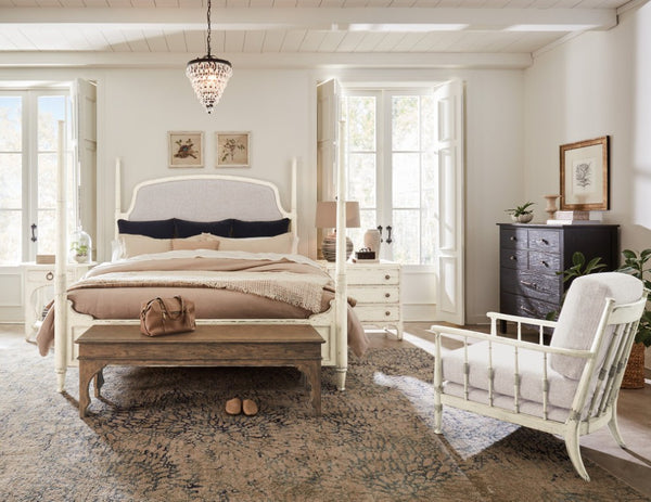Hooker Furniture Americana Queen Upholstered Poster Bed With Cream Headboard, Molasses Oak Finish, Distressed Charm 88.00 L x 82.00W x 75.75H 7050-90666-02