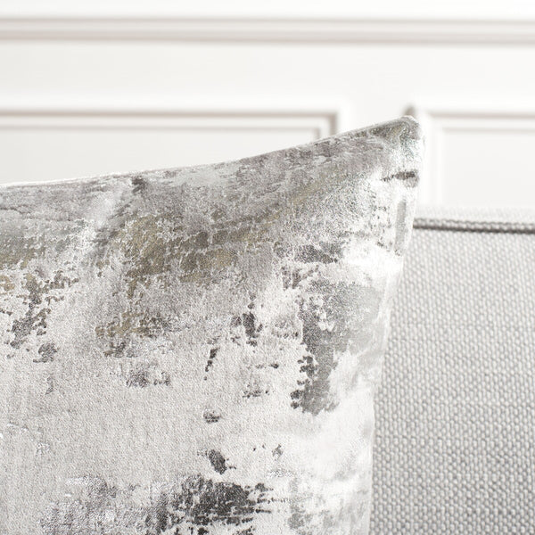 Safavieh Edmee Metallic Pillow XII23 Light Grey/Silver Viscose/Cotton PLS881B-2424