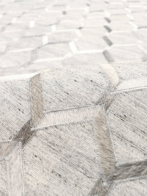 Pasargad Home Galaxy Collection Area Rug: Luxurious Silver Cowhide & Sari Silk For Elegant Spaces   Ptx-3284 5x8