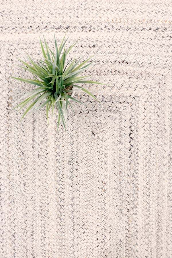 Pasargad Home Camilo Hand-braided Beige Indoor/Outdoor Area Rug - Enhance Your Space Stylishly   Py-02 5x8