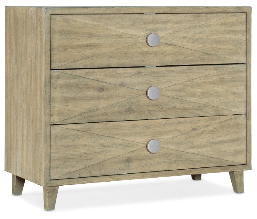 Hooker Furniture Surfrider Pecan Driftwood Bachelor’S Chest With Cedar-Lined Drawer, Power Outlet, Led Lighting — Rustic Coastal Style 6015-90017-80