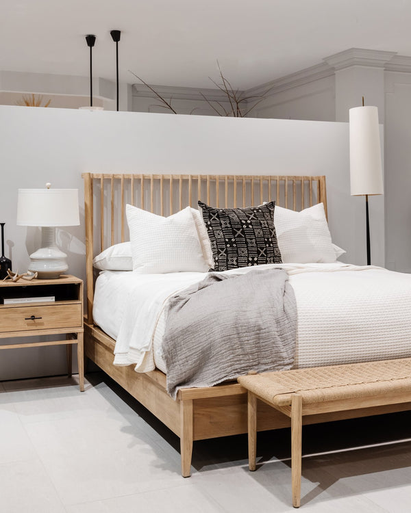 A.R.T. Furniture Frame Queen Spindle Bed In Chestnut Finish – Stylish New Traditional Design With Open Headboard Light Brown Ash & Poplar Solid,Plank,Effect Flakey & Quarter,Sawn Oak Veneer 278135-2335