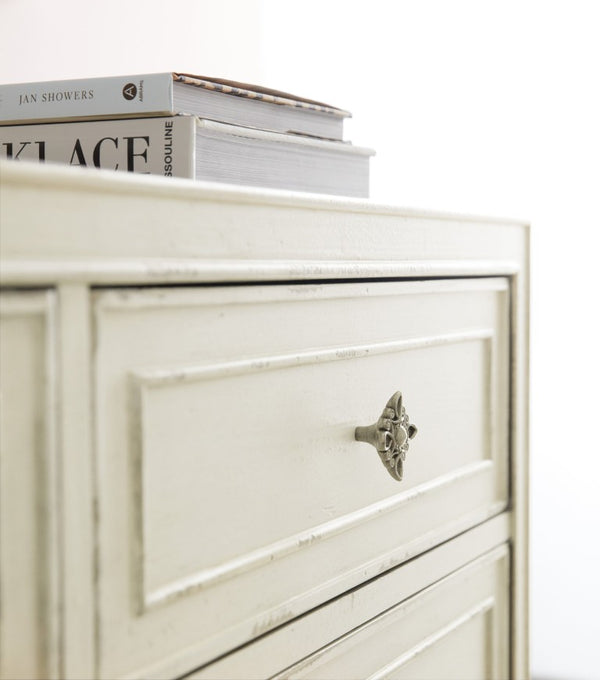 Hooker Furniture Sanctuary Anastasie Dresser Blanc Finish With Jewelry Hardware, Cedar & Felt‑Lined Drawers, 9‑Drawer Elegance 5865-90203-02