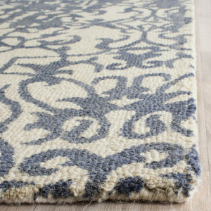 Safavieh Restoration Vintage 101 Hanf Tufted  Rug Ivory / Blue RVT101A-2