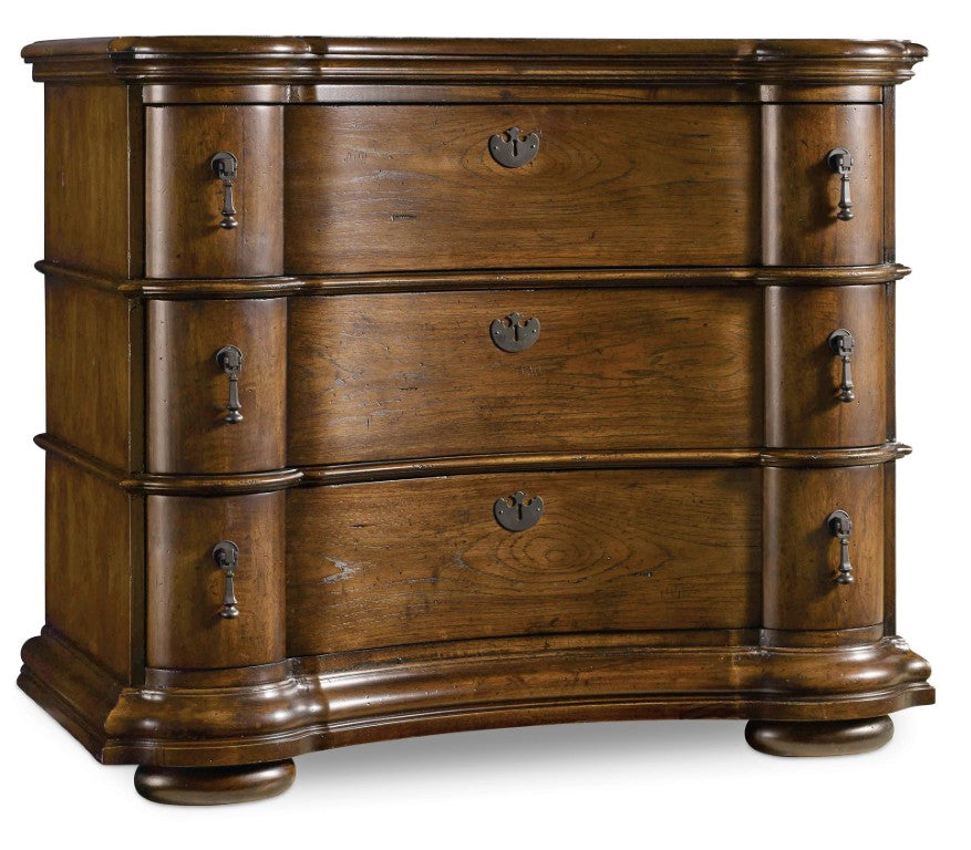 Hooker Furniture Archivist Vintage-Inspired Bachelor’S Chest With Felt-Lined Top Drawer, Cedar Storage & Touch Light 5447-90017