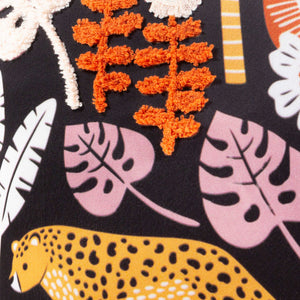 Surya Safari Sfr-001 18"X18" Durable Polyester Accent Pillow - Revitalize Your Decor With Style! Black Polyester,Polyester Sfr003-1818d