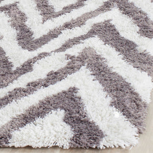 Safavieh Chevron Shag SG250 Hand Tufted  Rug Ivory / Grey SG250C-26