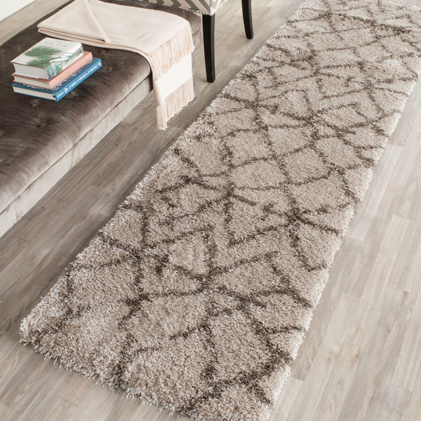 Safavieh Belize Shag 482 Power loomed Shag & Flokati Rug Taupe / Grey SGB482D-29