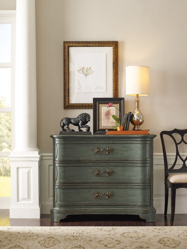 Hooker Furniture Charleston Gullah Green Three-Drawer Accent Chest With Scalloped Legs, Carved Leaf Pulls, Coastal Elegance 6750-85017-38