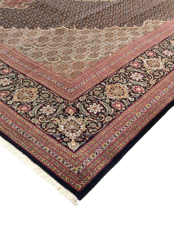 Pasargad Baku Collection Hand-knotted Silk & Wool Area Rug - Timeless Elegance For Your Home   Mahi 8x10