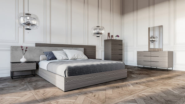 VIG Furniture Enzo Italian Chest In Matte Grey Oak Veneer With Glass Top, 5 Soft-Close Drawers, Modern Legs VGACENZO-CHEST