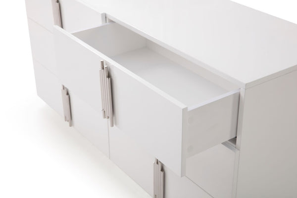 VIG Furniture Token Modern White & Stainless Steel Dresser With 6 Soft-Close Drawers, High-Gloss Luxe Finish, 64" VGVCJ815-WHT-DRS