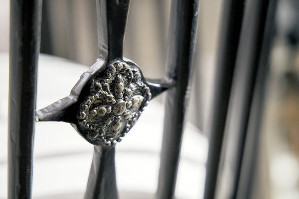 Hooker Furniture Sanctuary Noir Host Chair — Spindle-Back Dining Accent With Metal Icicle Performance Seat, Distressed Elegance 5845-75700-99