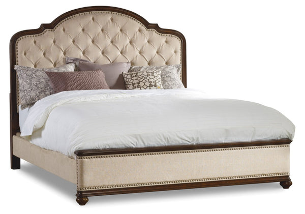 Hooker Furniture Leesburg Diamond-Tufted Upholstered Bed With Mahogany Finish, Antique Brass Nailhead Trim, Timeless Elegance 89.00 L x 65.75W x 66.00H 5381-90850