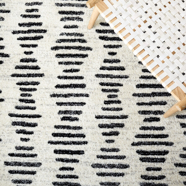 Safavieh Tulum 644 Power Loomed  Rug Ivory / Black TUL644A-8SQ
