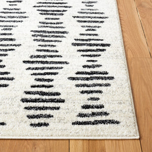 Safavieh Tulum 644 Power Loomed  Rug Ivory / Black TUL644A-8SQ