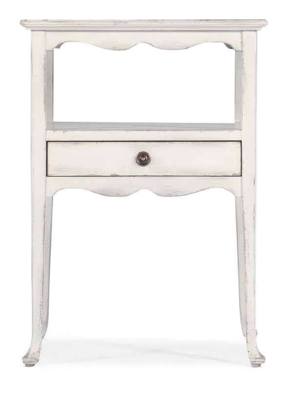 Hooker Furniture Charleston Coastal-Inspired One-Drawer Accent Table With Scalloped Trim, Self-Closing Drawer, Shelf Whites/Creams/Beiges 6750-50005-05