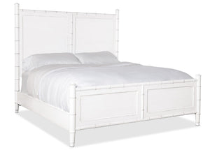 Hooker Furniture Charleston California King Panel Bed In White Heron Finish With Cane Accents, Bamboo Trim & Pineapple Finials 92.00 L x 81.00W x 70.00H 6750-90160-06