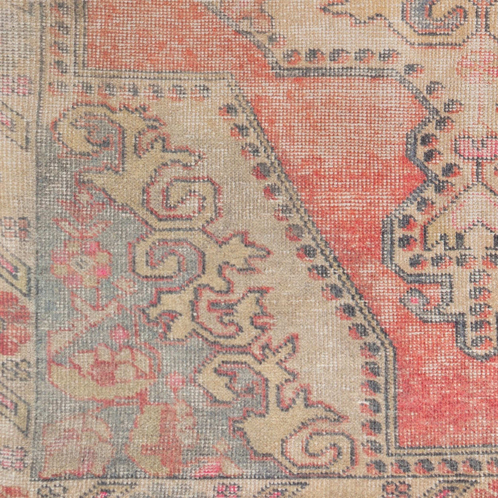 Surya Unique Unq-2310 2'6" X 4' Hand Tufted Rug – Timeless Elegance, Soft Comfort, And Durable Design Red Polyester Unq2315-264