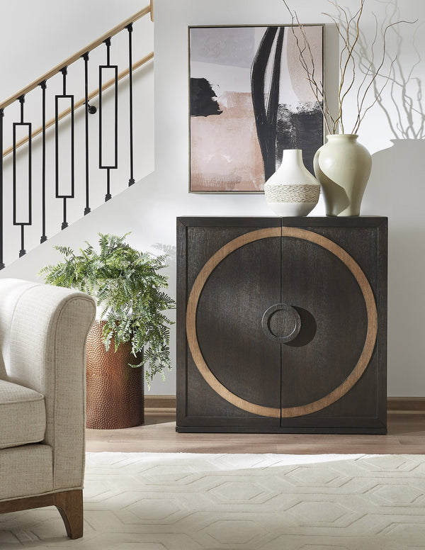 Pulaski Furniture 2-door Accent Chest With Adjustable Shelves & Elegant Design - Stylish Storage For Modern Spaces Black Quartered Oak Veneer P301795-pulaski