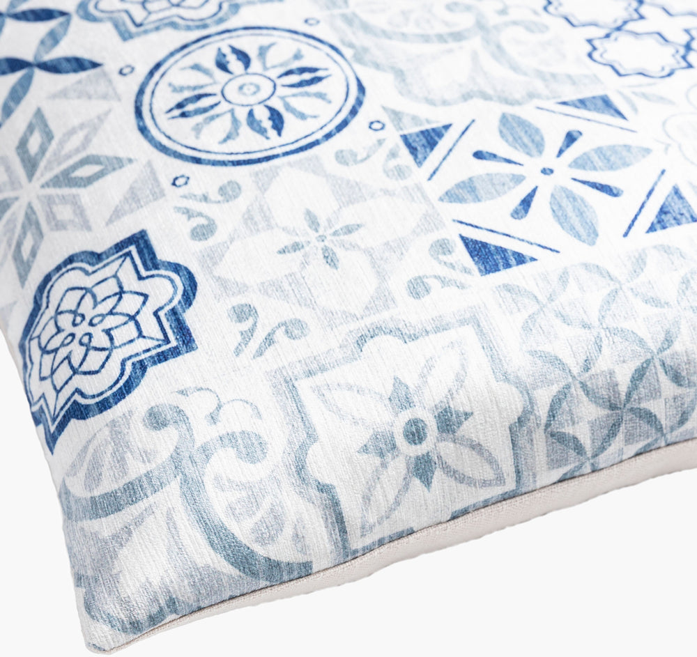 Surya Valla 18" Global Inspired Accent Pillow - Elegant, Durable Design For Eclectic Home Decor Charm Light Slate Polyester,Linen Vaa001-1818p